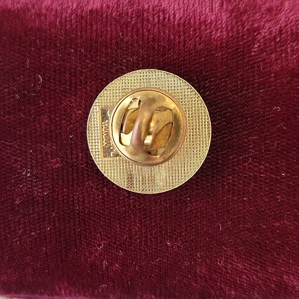 Vintage 1992 BarcelonaOlympic  NBC  Cablevision Olympic Pin Collectors Item